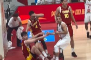 攻防转换定胜负！中国男篮凭借精妙布局锁定黎巴嫩胜局