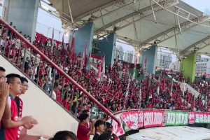 在骂谁？河南球迷大喊：三姓家奴...