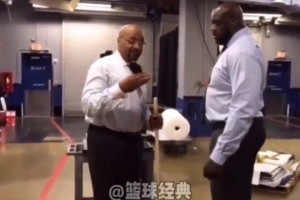 当奥尼尔得知詹姆斯得分超越自己，气得摔东西