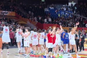 确实有差距！中国女篮不敌法国女篮无缘四强