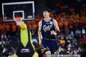 狂飙！黄明依重磅加盟吉林，杨腾飞强势归队广东，强强互换引瞩目！
