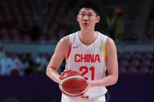 攻防转换显神通！胡金秋揭秘中国男篮逆转乌拉圭的关键三步