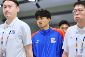 战报：申花3-1胜铜梁龙，汪海健防守出彩