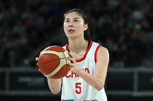 狂飙！中国女篮加时惜败，宫鲁鸣激情回应争议判罚
