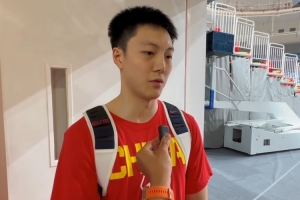 攻防转换显神通！胡明轩如何三步到位锁定热身赛胜局
