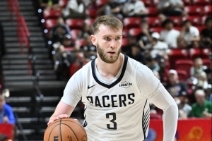 狂飙！NCAA助攻王史密斯加盟步行者，一纸双向合同掀翻强敌