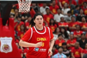 顶住压力！张子宇逆境爆发展现顽强意志