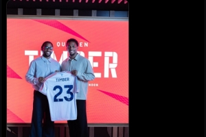 全网热议！昆滕·廷伯加盟水晶宫，双胞胎兄弟齐聚英超
