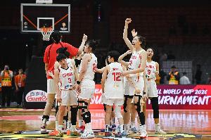 战报：中国女篮71-72西班牙，热身赛不敌对手