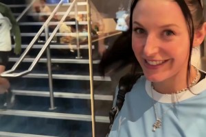 成人女星GOAT观战曼城调侃哈兰德：我的天，贝林厄姆的男友