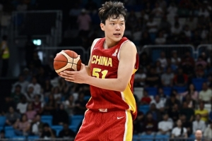 89分9板！杨瀚森力挽狂澜，创三项纪录，数据独步全场