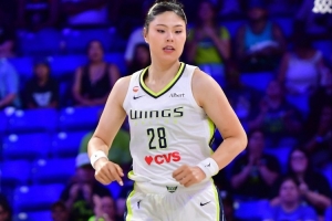 战报：飞翼96-78火焰，锁定季后赛