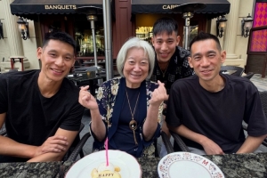 强强对话火花四溅！林书豪与母亲温馨互动展现亲情力量