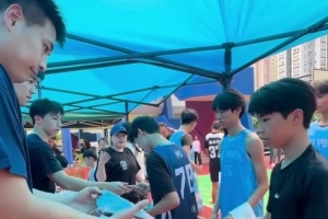 战报：香港金牛校园行，友谊赛结束
