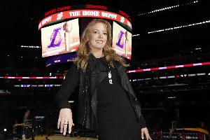 这一战将改写NBA格局？纽约尼克斯与马刺胜利背后的深远影响