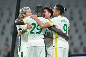 争议判罚引热议！国安客场3-0申花 拉莫斯连场破门引争议